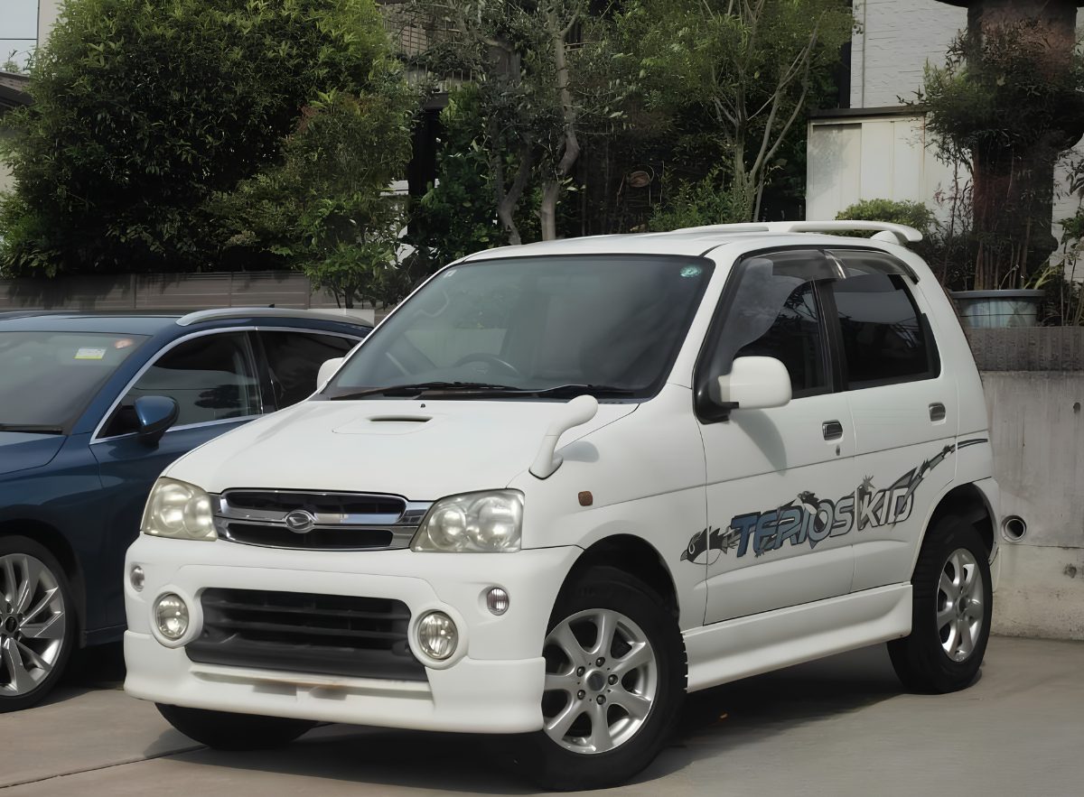 2001 Daihatsu Daihatsu Terios KID Aerodown Custom-X Turbo 4WD — JDM import for sale